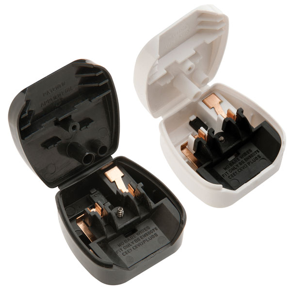 Power Connections PC8338-BK-R-3A Black Plug Converter 3A