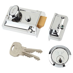 P77 Traditional Nightlatch 60mm Backset Chrome Finish Box