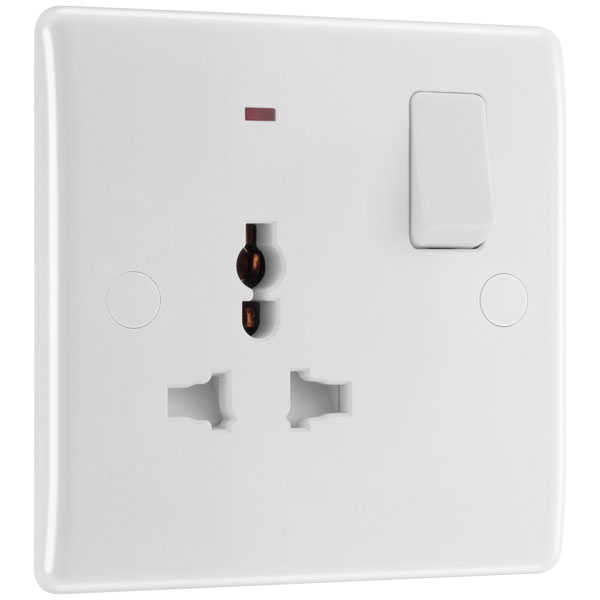 BG 827l White Nexus Moulded Single Universal Switched 13A Power So...