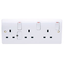 Mk K2737 Whi 13A 3 Gang Socket