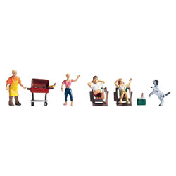 Noch 15588 HO Family at Barbecue 5 Figures With Accessories