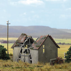 Busch 1405 HO Dilapidated Barn