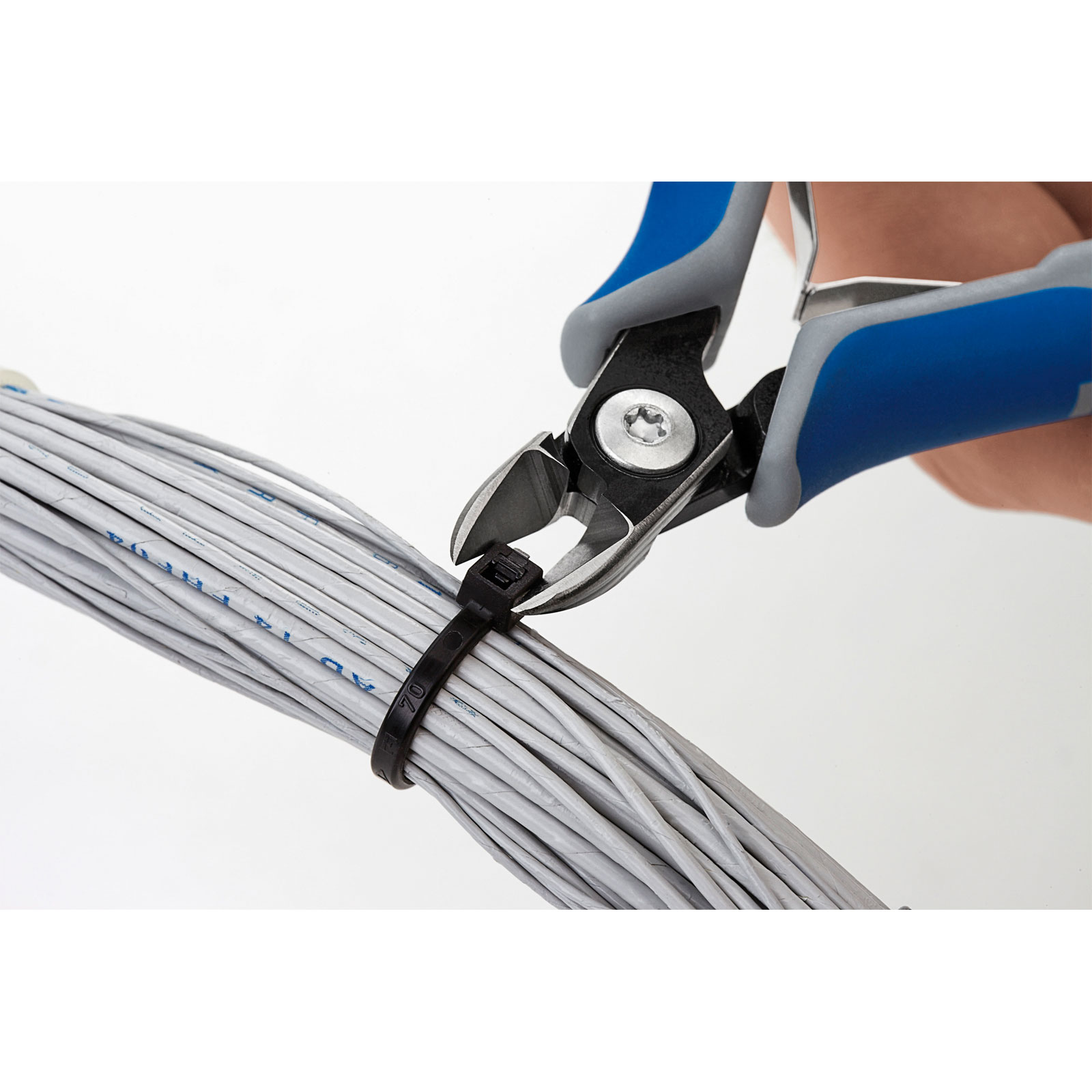 Knipex 79 02 125 S1 Cable Loom Side Cutting Nippers | Rapid Online