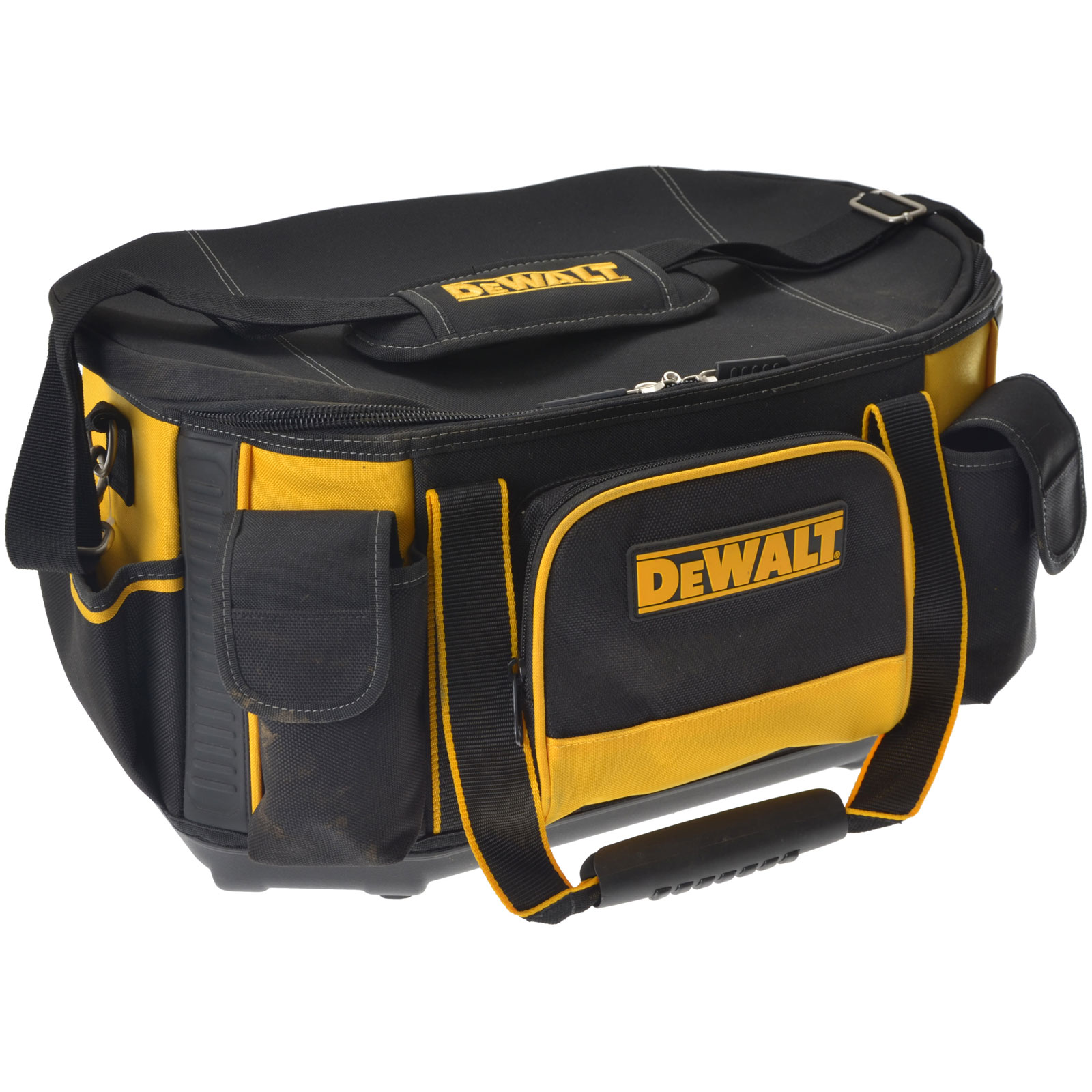 DeWalt Tool bag with wheels (L)800.1mm | DIY at B&Q