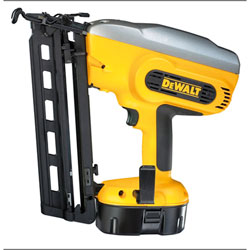 DeWalt DC618KB Cordless Angled Finish Nailer 18 Volt 2 x 2.6Ah NiMH