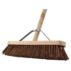 Faithfull FAIBRBAS18H Stiff Bassine Broom 450mm (18in) + Handle & Stay