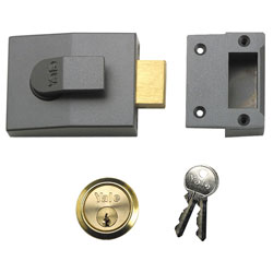 Yale Locks 82 Deadbolt Nightlatch 60mm Backset DMG Finish Box