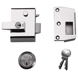 Yale Locks P2 Double Locking Nightlatch 40mm Backset DMG/PB Finish Visi