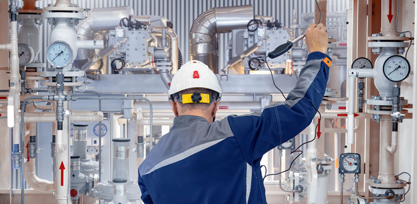 Industrial instrumentation installation with field sensors, junction box and panel-side signal wiring