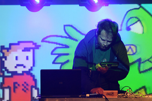 Matthew performing as Pixelh8